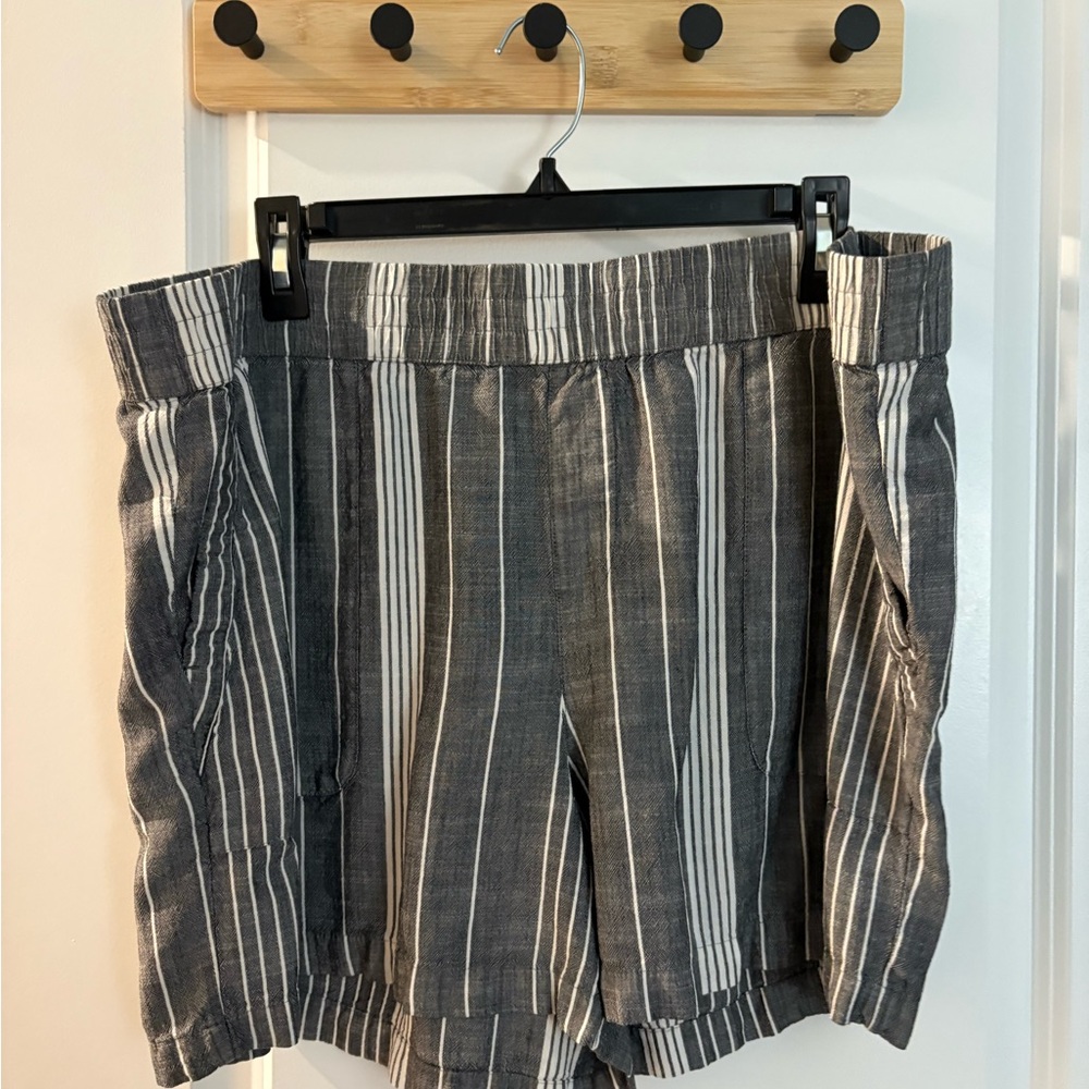 Striped Gray Women's Shorts